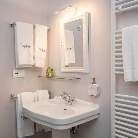 Hotel apartamentowy Mirei Finale Ligure