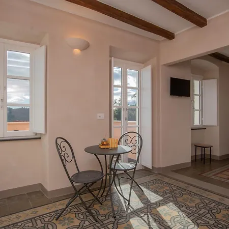 Mirei Hotel apartamentowy Finale Ligure