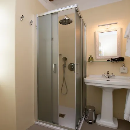 Hotel apartamentowy Mirei *